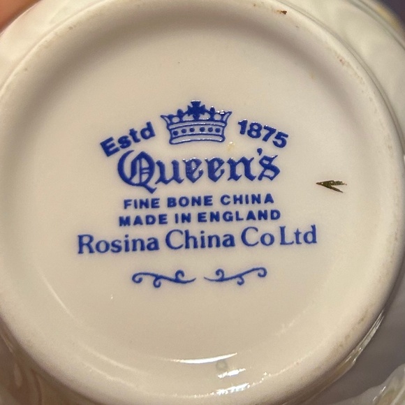 Vintage Rosina China Co. Ltd. Queen's Teacup & Saucer Set - Picture 9 of 9